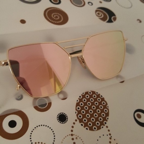 😍RETRO CAT EYE SUNGLASSES 😍 - Picture 3 of 6